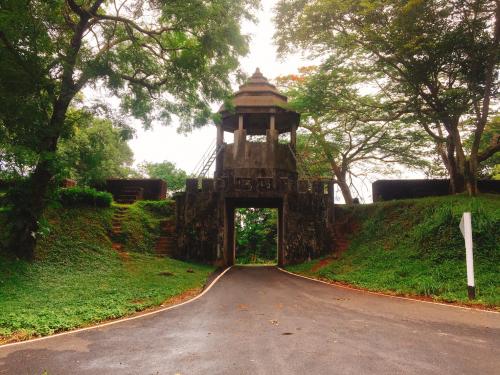 พิพิธภัณฑสถานแห่งชาติพาณิชย์นาวี จันทบุรี (ค่ายเนินวง)